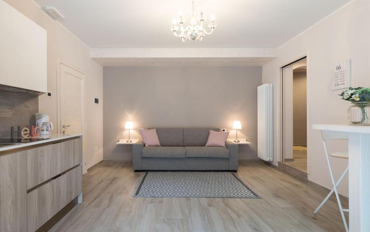 Residenza Conca Verde B&B Il Monolocale Rogolo Bagian luar foto